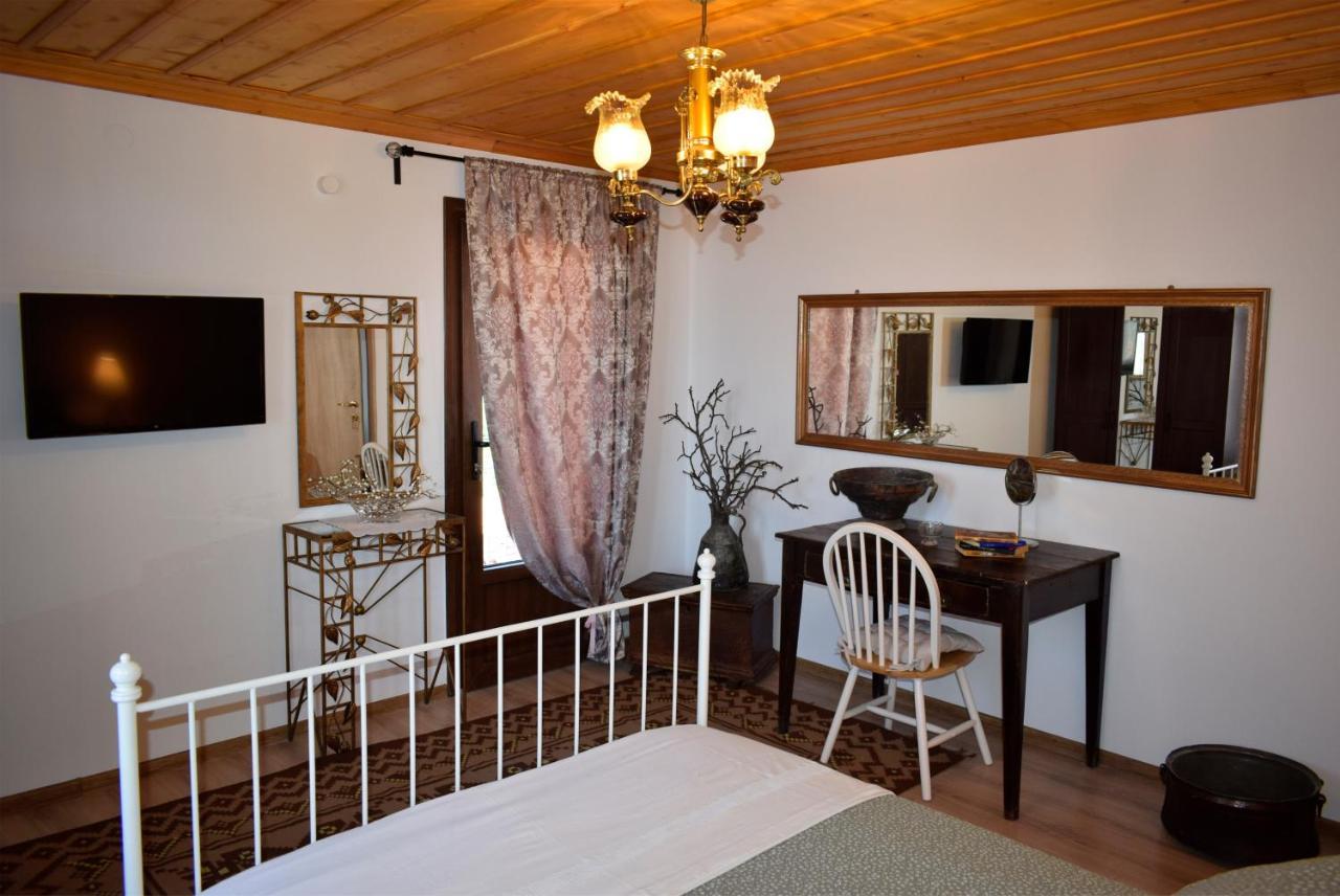 Renovated Old Manor House With Yard Villa Arnaia Exteriör bild