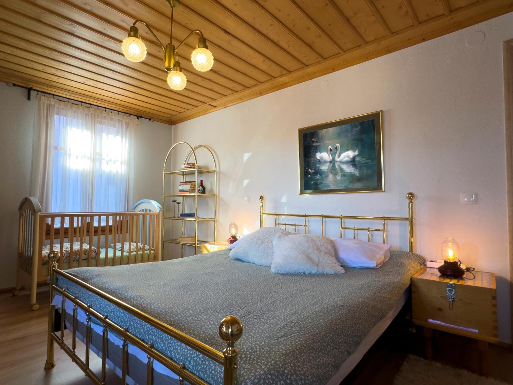 Renovated Old Manor House With Yard Villa Arnaia Exteriör bild
