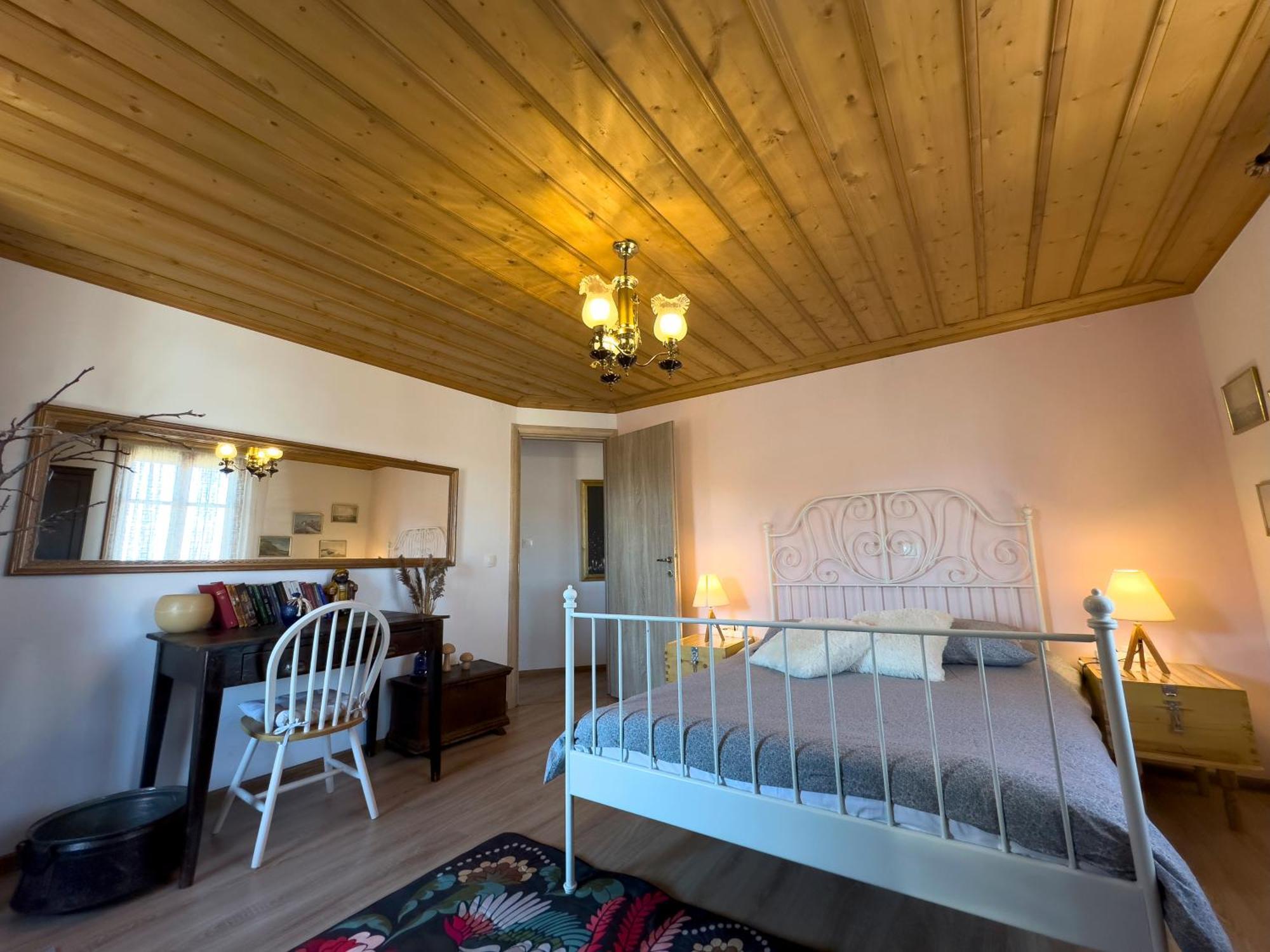 Renovated Old Manor House With Yard Villa Arnaia Exteriör bild
